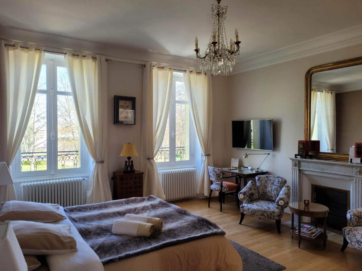 נבר Chambres D'Hotes De Luxe Cote Parc-Cote Jardin Avec Parking Prive Gratuit מראה חיצוני תמונה