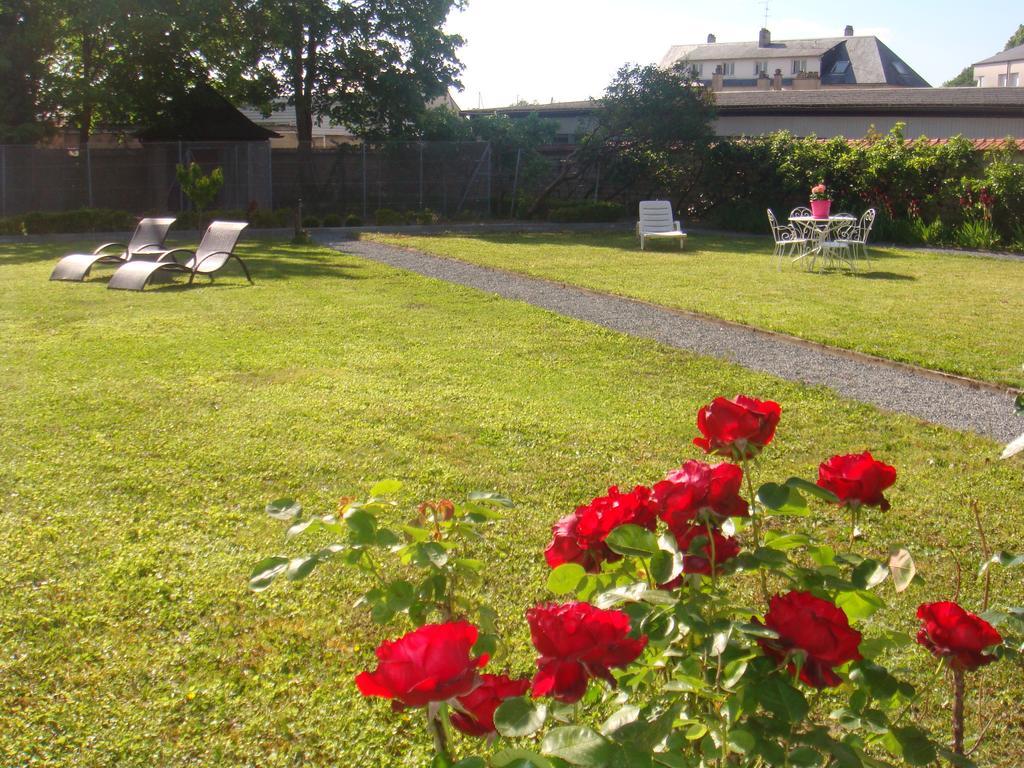 נבר Chambres D'Hotes De Luxe Cote Parc-Cote Jardin Avec Parking Prive Gratuit מראה חיצוני תמונה